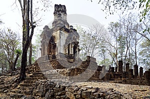 Ruins of Ancient Thai Temple Wat Chedi Kao Yod.