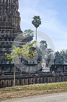 Ruins of Ancient Thai Temple Wat Phra Sri Rattana Mahathat.