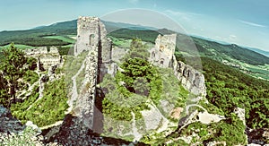 Zrúcanina hradu Gymes, Slovensko, starý filter