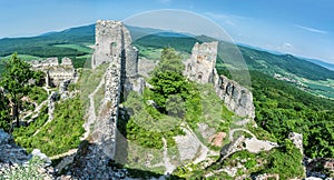 Zrúcanina hradu Gymes na Slovensku