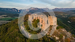 Z hrad z v v počas západ slnka francúzsko 