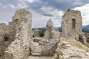 Zrúcanina hradu Hrušov, okres Zlaté Moravce, Nitriansky kraj, Slovensko