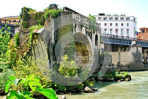 Ruins of the old Ponte Rotto photo