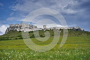 Spišský hrad na východnom Slovensku, jeden z najväčších hradných areálov v strednej Európe.