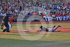 Runner advances in baseball