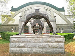 Runner Athlete Starting Line Statue