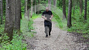 Runner on forest trails with epigastric pain