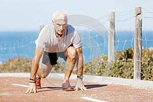 Runner getting ready to start the race