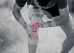 Runner with sport injury to the knee