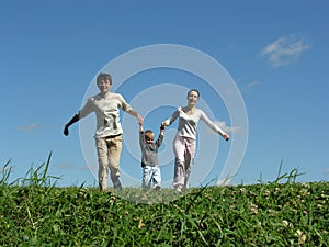 Running family sunny day 2