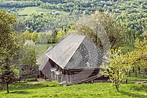 Vidiecka krajina, Muránska Zdychava, Slovensko, sezónna prírodná scenéria