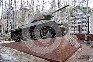 5.04.2012 Russia, YUGRA, Khanty-Mansiysk, Khanty-Mansiysk, the T-34 Tank on the pedestal installed in the `memory Park`. The monum