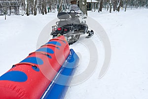 Russian crazy rides. A dangerous drive through the snow.