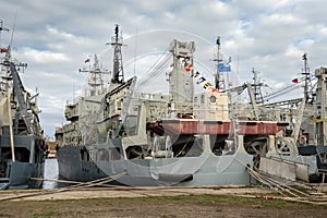 Russian marine vessels intended for degaussing.