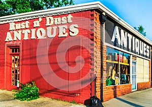 Rust n' Dust Antiques in Chamblee Georgia