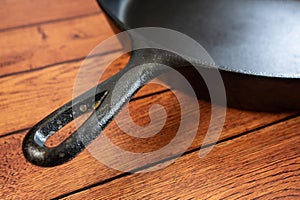 Rusted cast iron skillet handle - culinary problem - downside to this metal pan