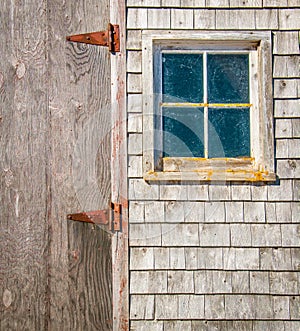 Rusted tee hinge and window