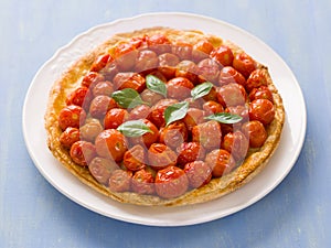 Rustic cherry tomato tarte tatin