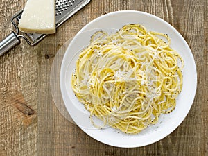 Rustic italian pepe e cacio pepper with cheese spaghetti