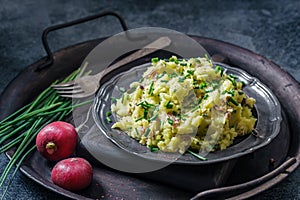 Rustic mashed potato with spring onion