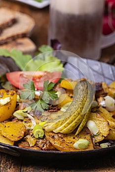 rustic tyrolean groestl