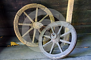 Rustic wagon wheels