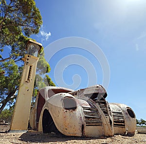 Rusty old American car