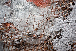 Rusty wire grid on the wall