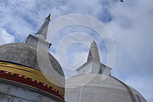 The Ruwanweli Maha Seya (stupa)