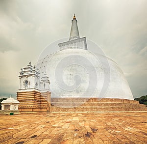 Ruwanwelisaya dagoba