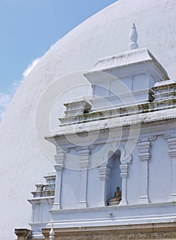 The ruwanwelisaya stupa in Anuradhapura