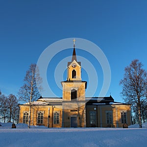 RÃ¥neÃ¥ church in winter sun