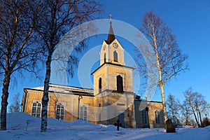 RÃ¥neÃ¥ church in winter sun