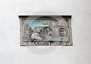 `S IAKOPS POORT`, on a white blank wall on the Begijnhof, Amsterdam