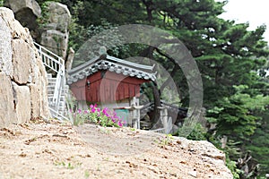 ItÃ¢â¬â¢s a korean temple