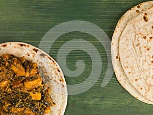 Saag Paneer With Chipattis Flat Bread