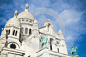 Sacre Coeur in Montmartre, Paris photo