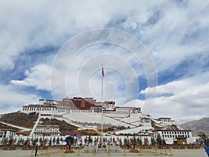 The sacred Potala Palace is a pure land on earth for countless pilgrims.