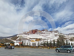 The sacred Potala Palace is a pure land on earth for countless pilgrims.