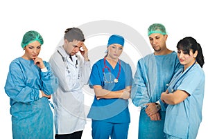 Triste medici un gruppo 