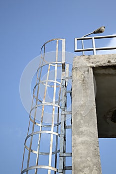 Safety metal ladder