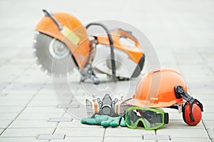 Safety protective equipment and disc cutter