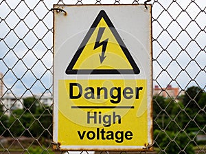 Safety symbol: Caution, risk of electric shock