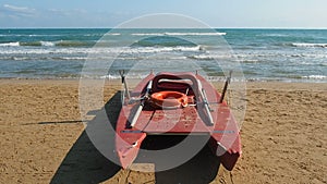 Safety twin-hulled rowboat beach