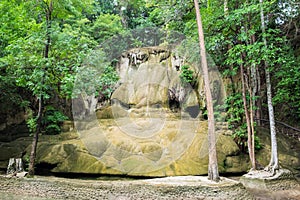 Sai yok noi waterfall dry