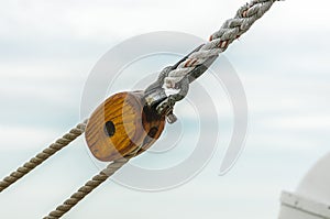 Sail pulley