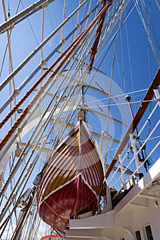 Sail ship