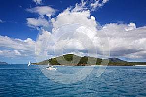 Sailing near Whitehaven Beach in Whitsundays