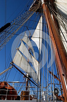 Sailing ship