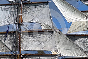 Sailing ship with mast and rig